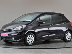 Toyota Vitz 1.3 CVT  reverse Cam privacy Glass - Image 4