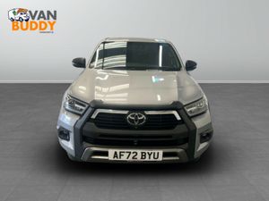 Toyota Hilux 2.8 D-4D Invincible X Auto 4WD Euro 6 - Image 4