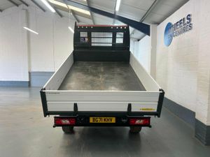 Ford Transit 2.0 350 EcoBlue Leader FWD L2 Euro 6 - Image 4