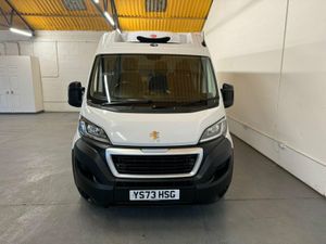 Peugeot Boxer 2.2 BlueHDi 335 Professional Premium - Image 4