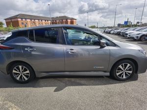 NISSAN LEAF 40KWH EV SV - Image 4