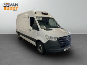 Mercedes-Benz Sprinter 2.0 317 CDI Progressive RWD - Image 4