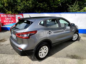 Nissan Qashqai 2018 Low Millage - Image 3
