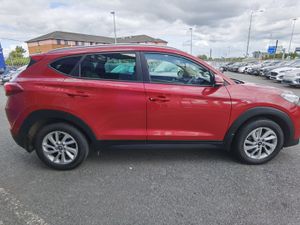 HYUNDAI TUCSON 1.7 EXECUTIVE - Image 4