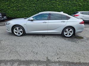Opel Insignia 2018 2.0 TURBO D  SPORT ELIETE 170 - Image 4