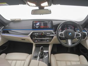 BMW 5 Series 520d M Sport Saloon - Image 4