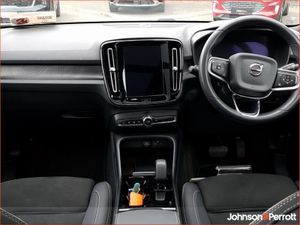 Volvo XC40 231hp Ultimate 69 kWh Battery (adaptiv - Image 2