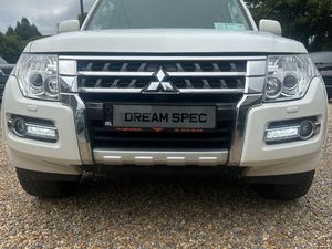 N1 MISTUBISHI PAJERO 3.2 CREWCAB 5 SEATS(rare) - Image 2