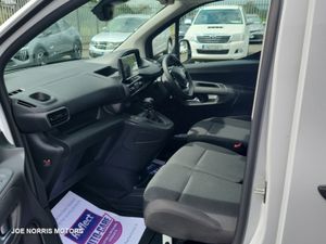 Peugeot Partner PRO PLUS 1.5 HDI 100 6.4-  5 YEAR - Image 4