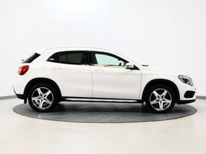 *52* 2015 Mercedes-Benz GLA 2.1cdi amg line - Image 3