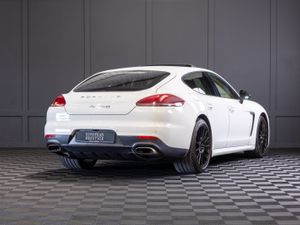 142 Porsche Panamera V6 Diesel - Image 3