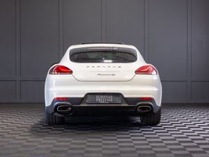 142 Porsche Panamera V6 Diesel - Image 4