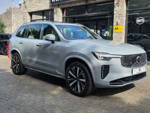 2025 VOLVO 2.0 T8 CORE AWD BRIGHT PHEV. - Image 3