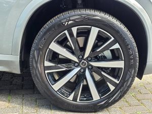2025 VOLVO 2.0 T8 CORE AWD BRIGHT PHEV. - Image 4