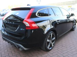 VOLVO V60 2.0D4 R-DEGIGN 5DR ESTATE AUTOMATIC - Image 4