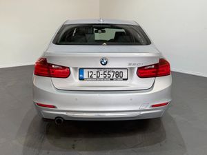 BMW 320i Luxury Auto - Image 4