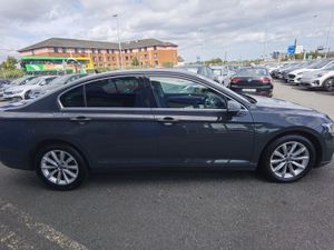 VOLKSWAGEN PASSAT 2.0TDI BUSINESS AUTOMATIC - Image 4