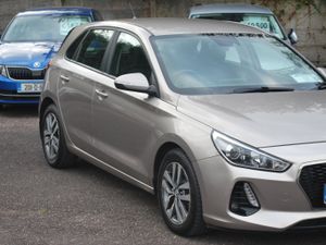 Hyundai i30 2017 Deluxe 1.6 Diesel - Image 3
