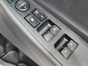 17 HYUNDAI TUCSON PREMIUM - Image 4