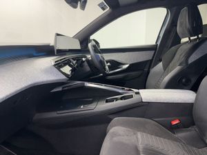 Peugeot 3008 1.2 Hybrid GT  upgraded Interior   1 - Image 4