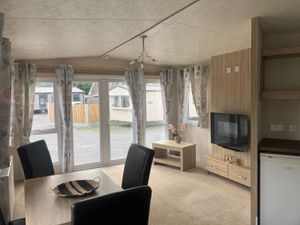 WHERLCHAIR  FRIENDLY AND ABSOLUTELY BEAUTIFUL - Image 2