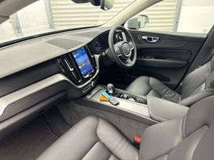 Volvo XC60 B4 Core  diesel   170 P/W - Image 4