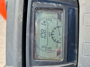 Used Kubota ZD1211 Zero Turn - Image 2