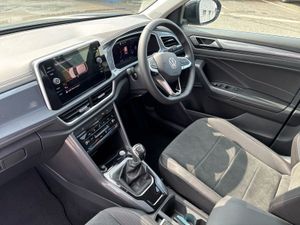 Volkswagen T-Roc Style 75 Plus 2.0tdi 116HP Manual - Image 3