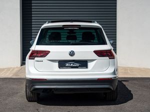 Volkswagen Tiguan HL 2.0tdi D7F 150HP 5DR Auto - Image 4
