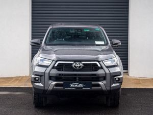 Toyota HiLux 2 8d4d Invincible X - Image 4
