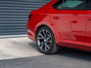 Skoda Superb Sportline Plus IV DSG - Image 3