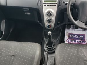 Toyota Yaris 2008 - Image 2