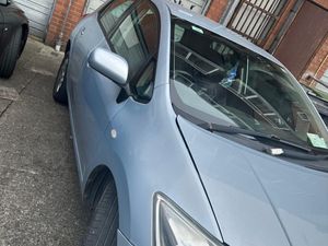 Automatic Toyota Auris 2008 - Image 3