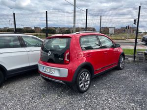 Volkswagen Cross Up! - Image 2