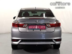 Honda Grace 1.5 PET Hybrid Auto - Image 4