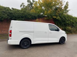 Vauxhall Vivaro 2.0 - Image 2