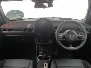 MINI HATCH Cooper C 5 Door - Image 4