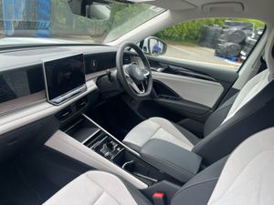 Volkswagen Tayron Elegance 1.5 Phev DSG 204HP - Image 3