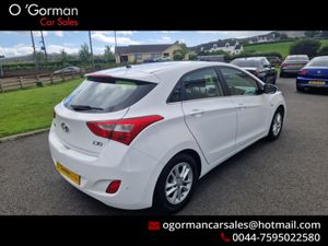 Hyundai i30 SE BLUE DRIVE CRDI - Image 2