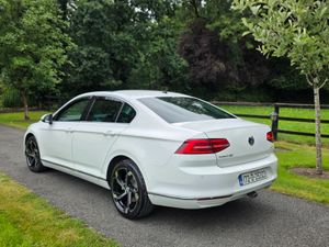 172 Volkswagen Passat GT 2 L TDI HIGH SPEC - Image 4