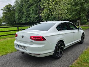172 Volkswagen Passat GT 2 L TDI HIGH SPEC - Image 3