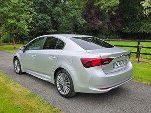 152 Toyota Avensis 2L D4D HIGH SPEC 1 Owner - Image 4