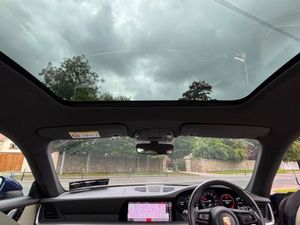 Porsche 911 Carrera Sunroof 21  Wheels - Image 3