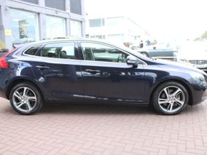 2016 VOLVO V40 - Image 3