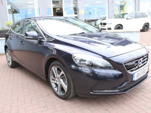 2016 VOLVO V40 - Image 2