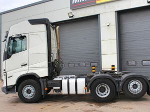 2023 FH 540 6X2 TRACTOR UNIT - Image 4