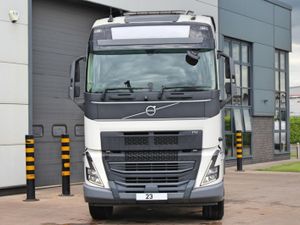 2023 FH 540 6X2 TRACTOR UNIT - Image 2