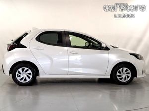 Toyota Yaris 1.0 PET Auto - Image 2