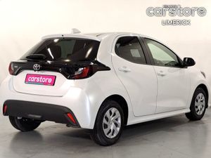 Toyota Yaris 1.0 PET Auto - Image 3