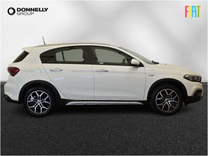 Fiat Tipo Cross Hatchback - Image 4